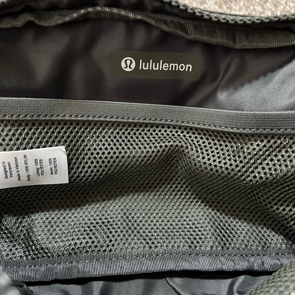 NWT Lululemon Everywhere Belt Bag “Grey Sage” - Picture 6 of 11